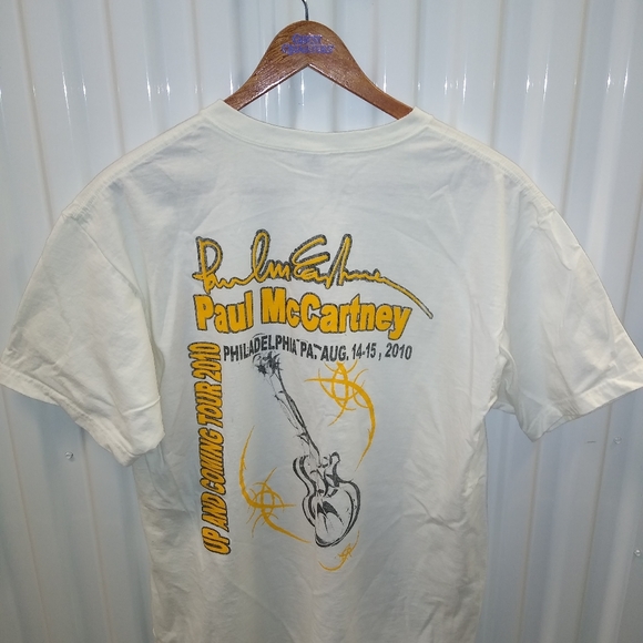 Paul McCartney Up & Coming Tour Concert Tshirt (L) - Picture 3 of 5